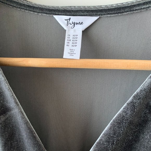 NWOT! Short Sleeve Wrap maternity dress - Picture 4 of 6